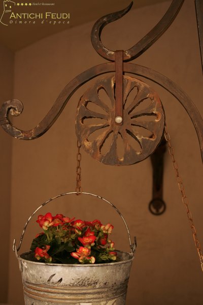 Il Cortile e il Bar — Antichi Feudi, Teggiano