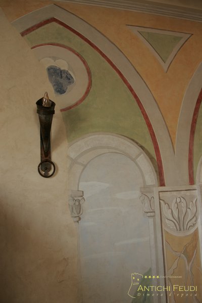 Tredici stanze, tredici casate — Antichi Feudi, Teggiano