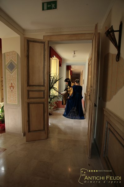 Tredici stanze, tredici casate — Antichi Feudi, Teggiano
