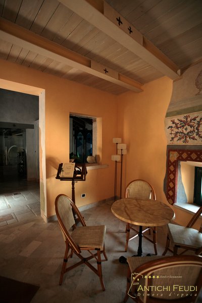 Tredici stanze, tredici casate — Antichi Feudi, Teggiano